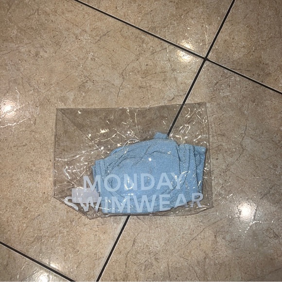 Monday swimwear Clovelly Bikini Top Powder Blue L - Picture 5 of 5